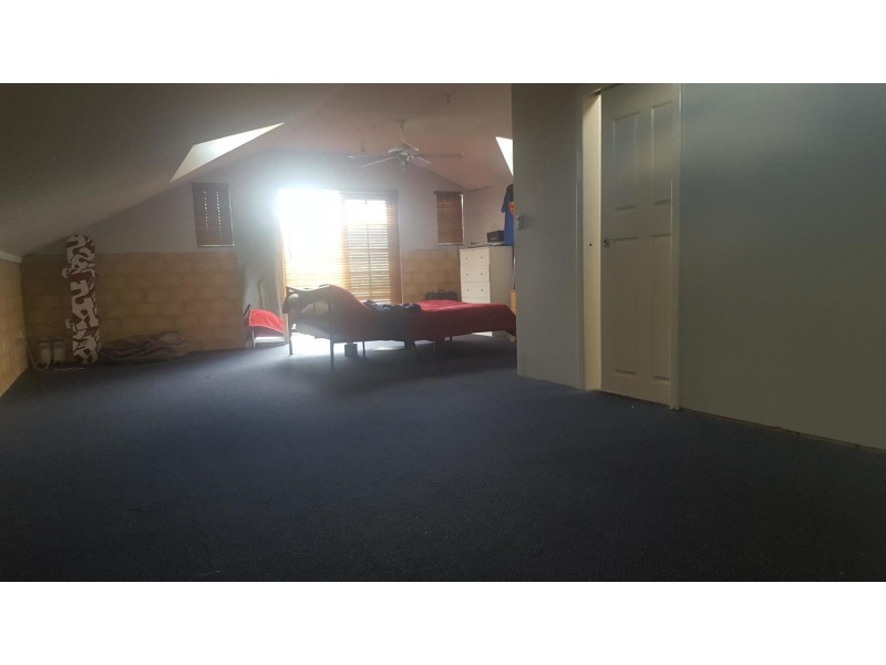 11 Lightfoot Place, Cooloongup WA 6168