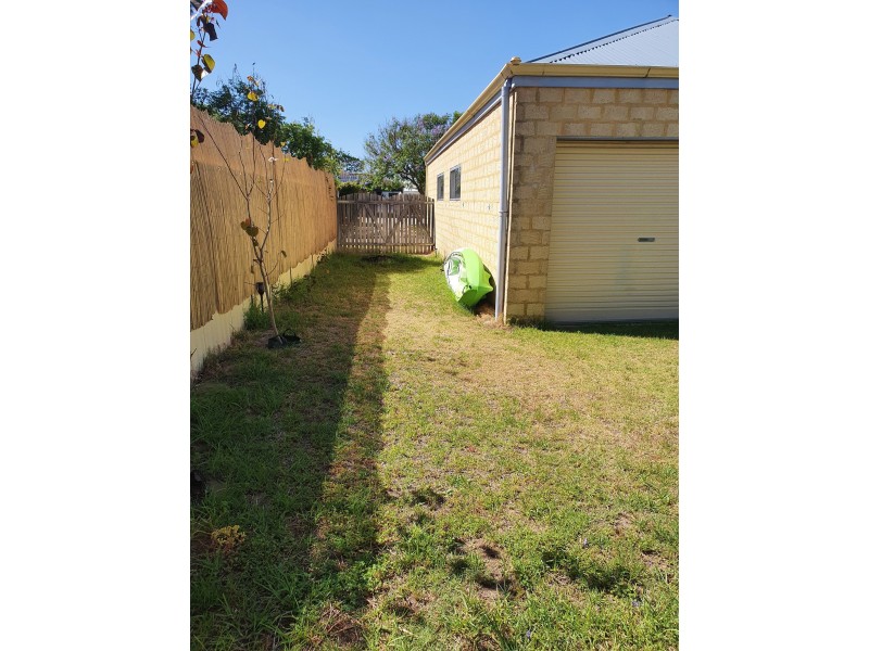 11 Lightfoot Place, Cooloongup WA 6168