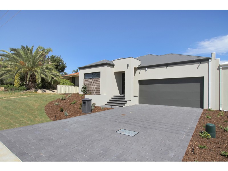 86 Mullaloo Drive, Kallaroo WA 6025