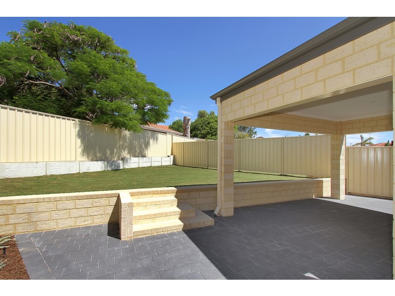 86 Mullaloo Drive, Kallaroo WA 6025