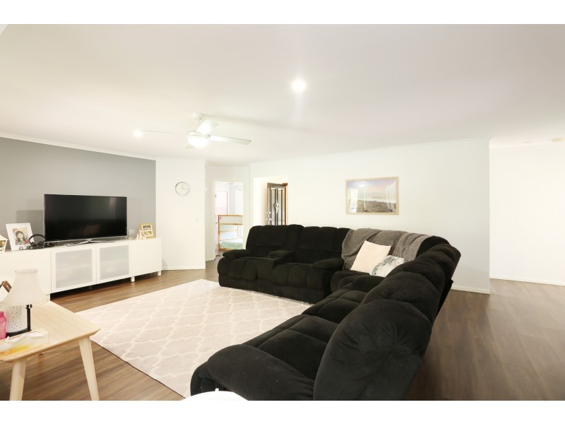 5 Nottinghill Place, Oxenford QLD 4210