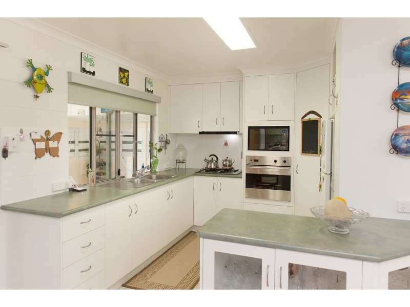 9 Springcliffe Drive, Seaforth QLD 4741
