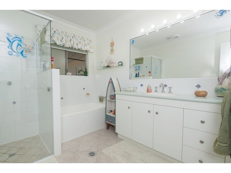 9 Springcliffe Drive, Seaforth QLD 4741