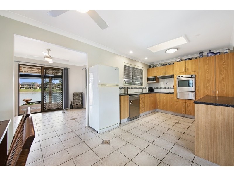 38 Honeyeater Drive, Burleigh Waters QLD 4220