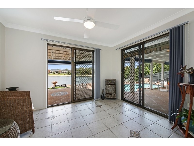 38 Honeyeater Drive, Burleigh Waters QLD 4220