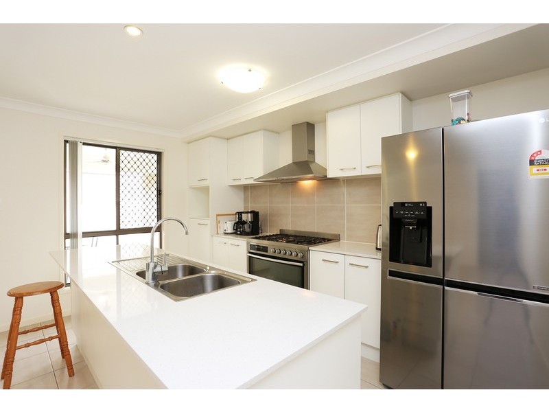 42 Carlingford Circuit, Warner QLD 4500