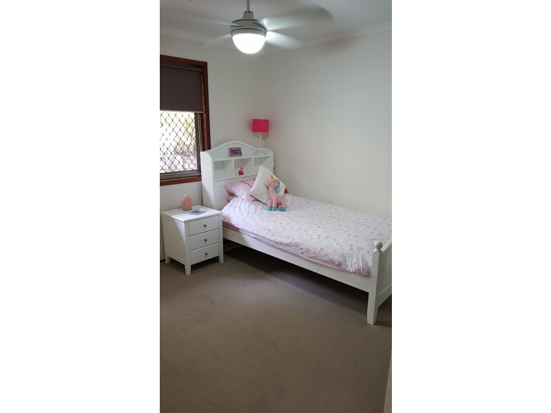 4 Design Place, Highland Park QLD 4211