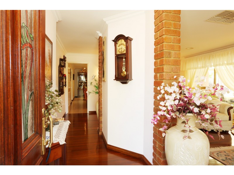 23 Stonecreek Close, Thornlie WA 6108