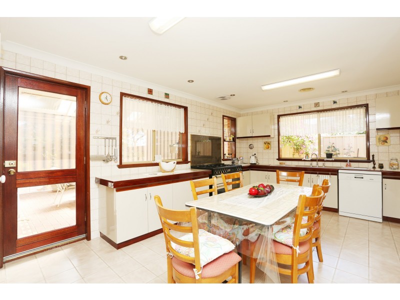 23 Stonecreek Close, Thornlie WA 6108