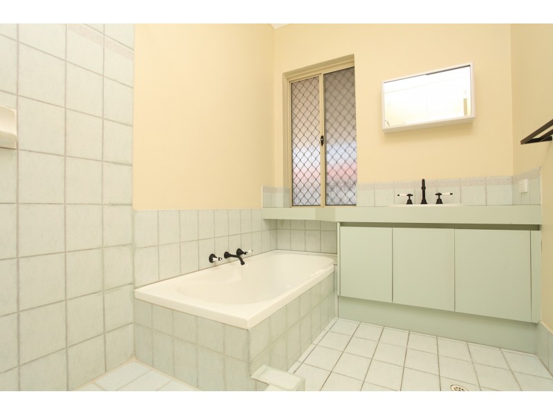 4/140 West Road, Bassendean WA 6054