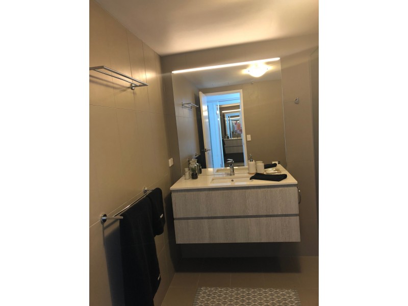 1105/378 Marine Parade, Labrador QLD 4215