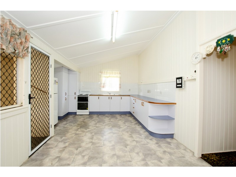 2 Fisher Street, West Gladstone QLD 4680