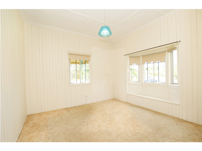 2 Fisher Street, West Gladstone QLD 4680