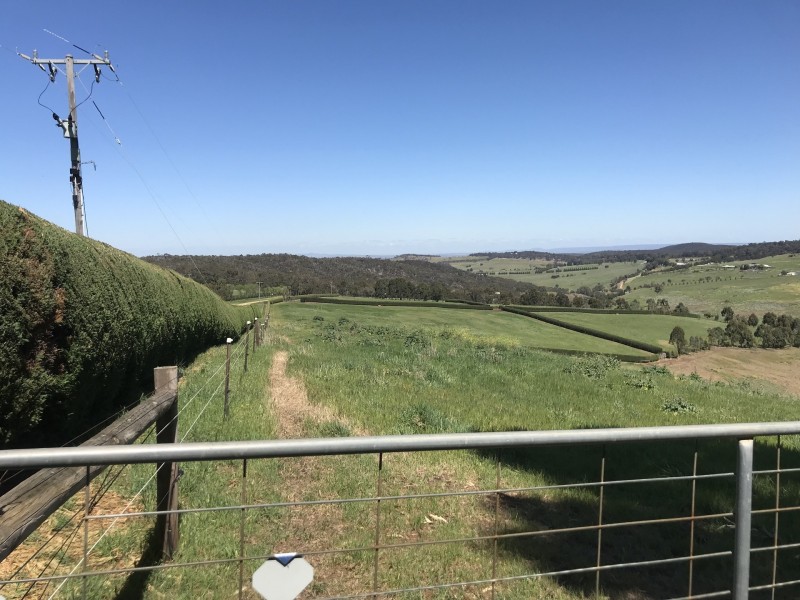 518-520 Benson Road, Toolern Vale VIC 3337