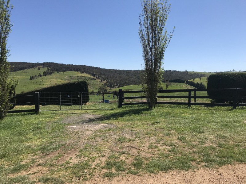 518-520 Benson Road, Toolern Vale VIC 3337