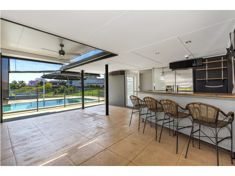 9 Huon Street, Broadbeach Waters QLD 4218