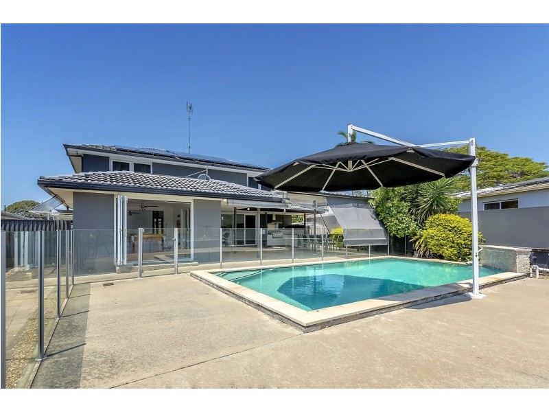 9 Huon Street, Broadbeach Waters QLD 4218