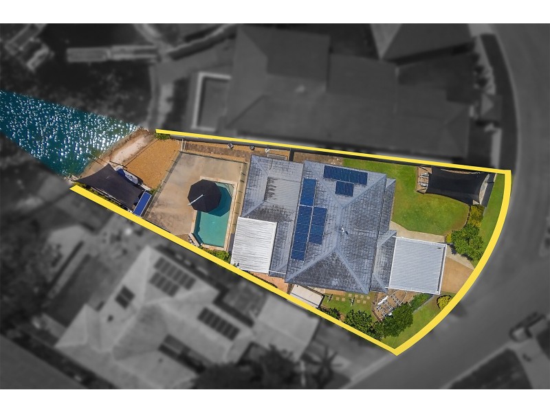 9 Huon Street, Broadbeach Waters QLD 4218