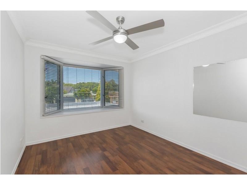 9 Huon Street, Broadbeach Waters QLD 4218