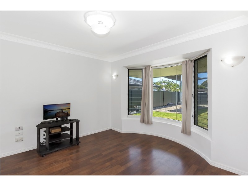 9 Huon Street, Broadbeach Waters QLD 4218