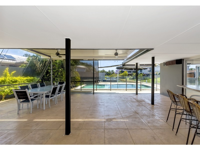 9 Huon Street, Broadbeach Waters QLD 4218