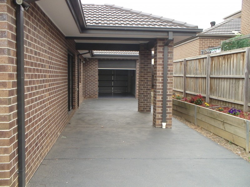 8 Morris Court, Officer VIC 3809