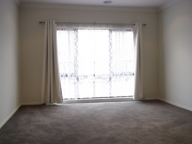 8 Morris Court, Officer VIC 3809