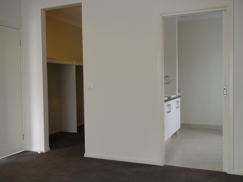 8 Morris Court, Officer VIC 3809