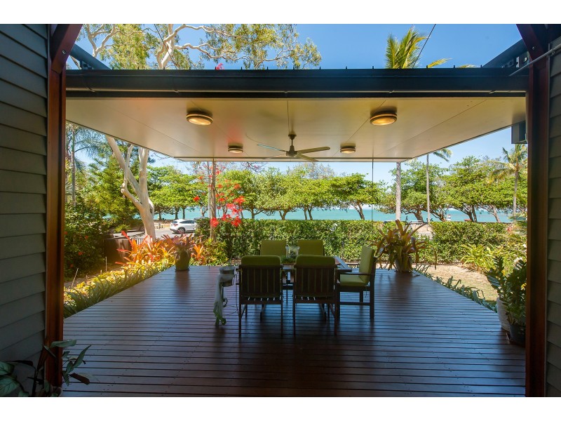 9 Eimeo Esplanade, Eimeo QLD 4740