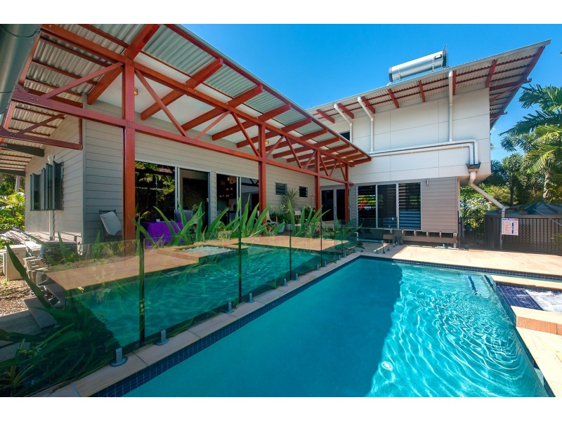 9 Eimeo Esplanade, Eimeo QLD 4740