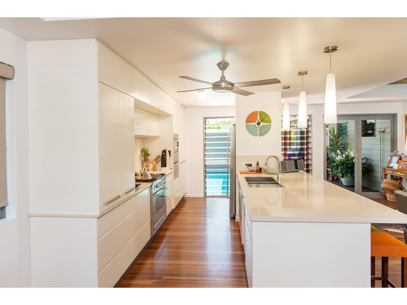 9 Eimeo Esplanade, Eimeo QLD 4740