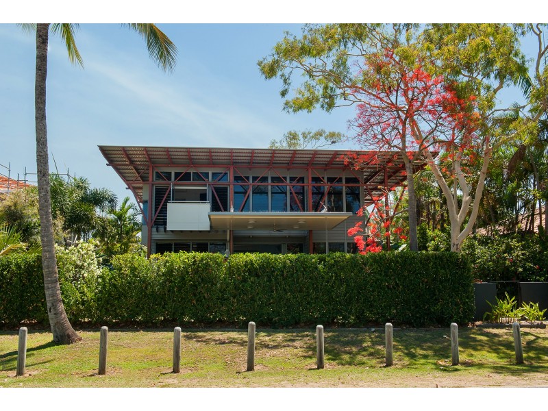 9 Eimeo Esplanade, Eimeo QLD 4740