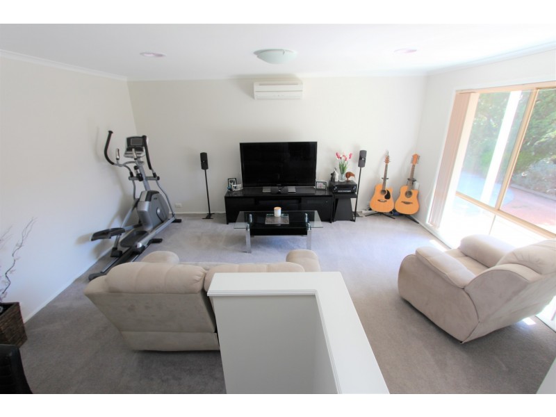 8 Foxlow Close, Palmerston ACT 2913
