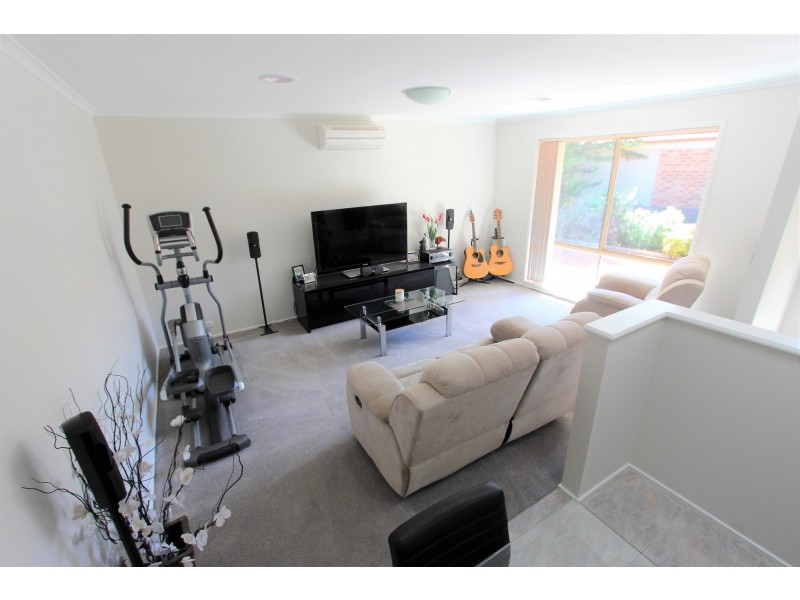 8 Foxlow Close, Palmerston ACT 2913