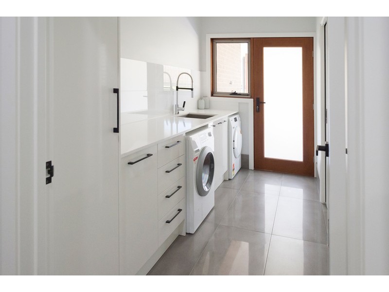 7 Caley Street, The Oaks NSW 2570