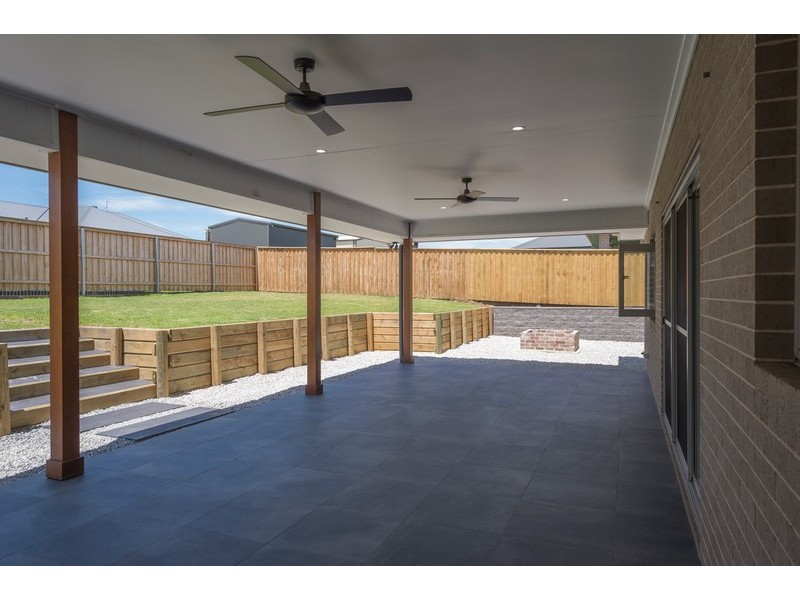 7 Caley Street, The Oaks NSW 2570