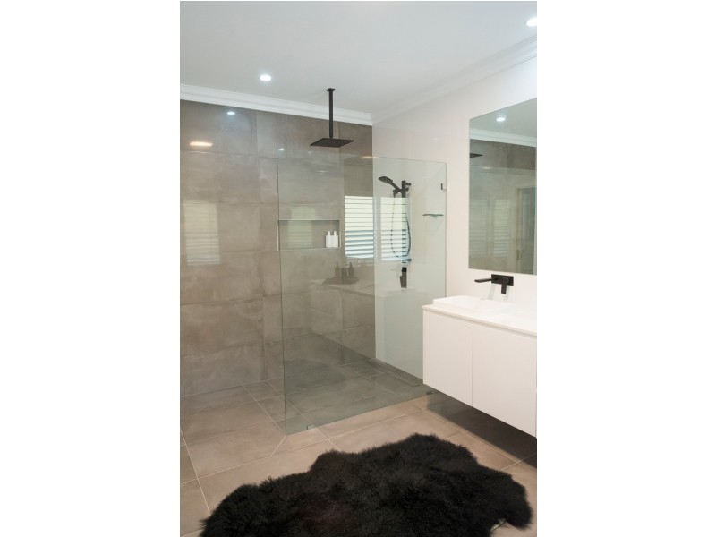 7 Caley Street, The Oaks NSW 2570