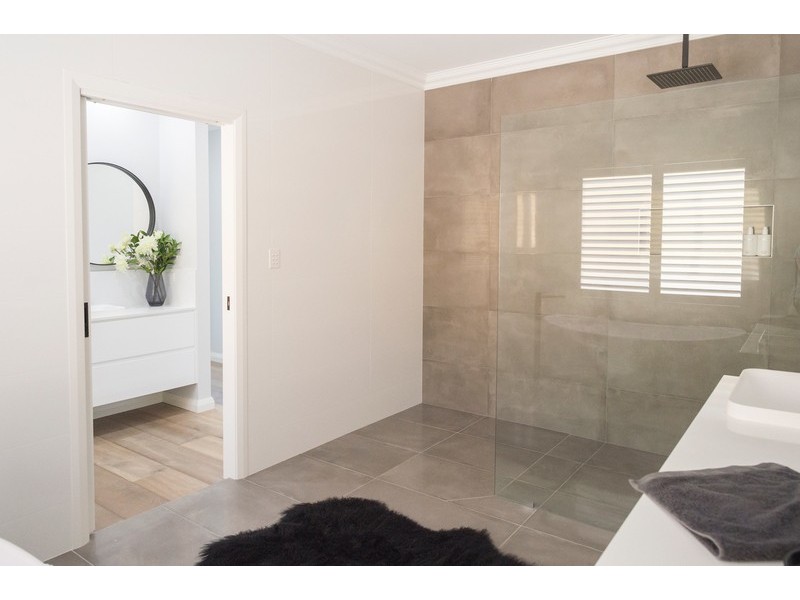 7 Caley Street, The Oaks NSW 2570