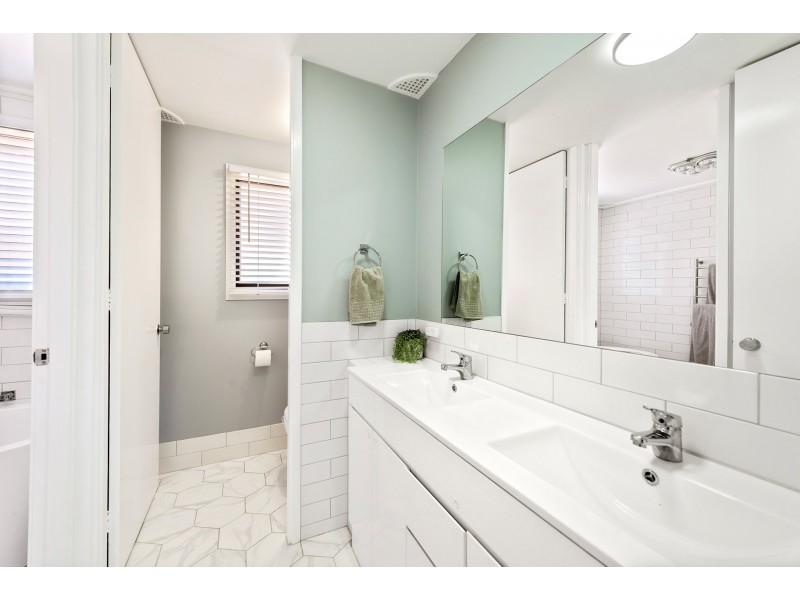 9 Stirling Place, Blayney NSW 2799