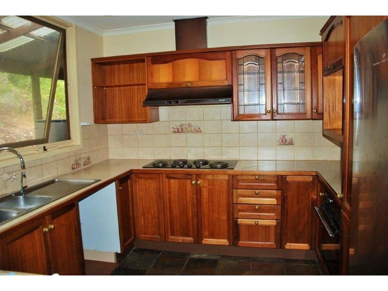 80 Emmett Road, Crafers West SA 5152