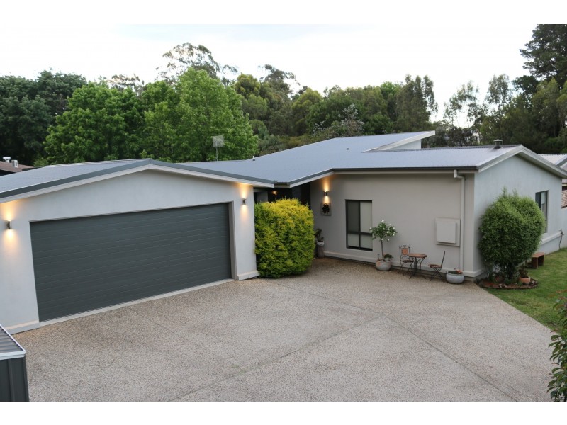 12 O’Connor Road, Armidale NSW 2350