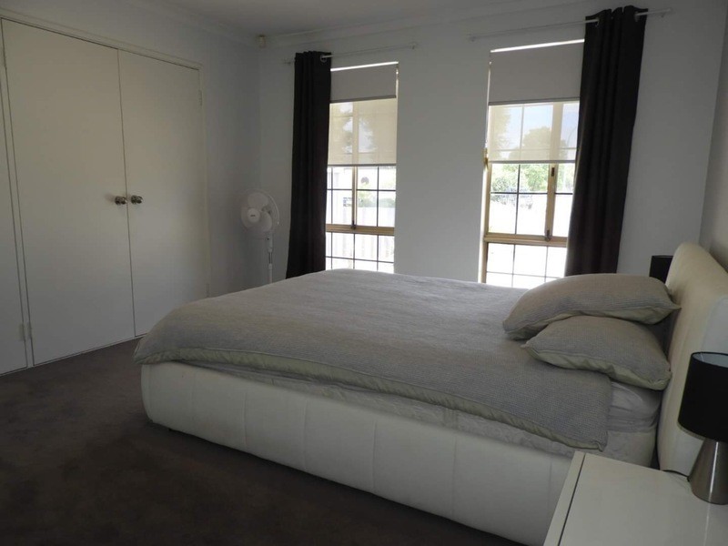 B/17 Flanders Place, Alexander Heights WA 6064