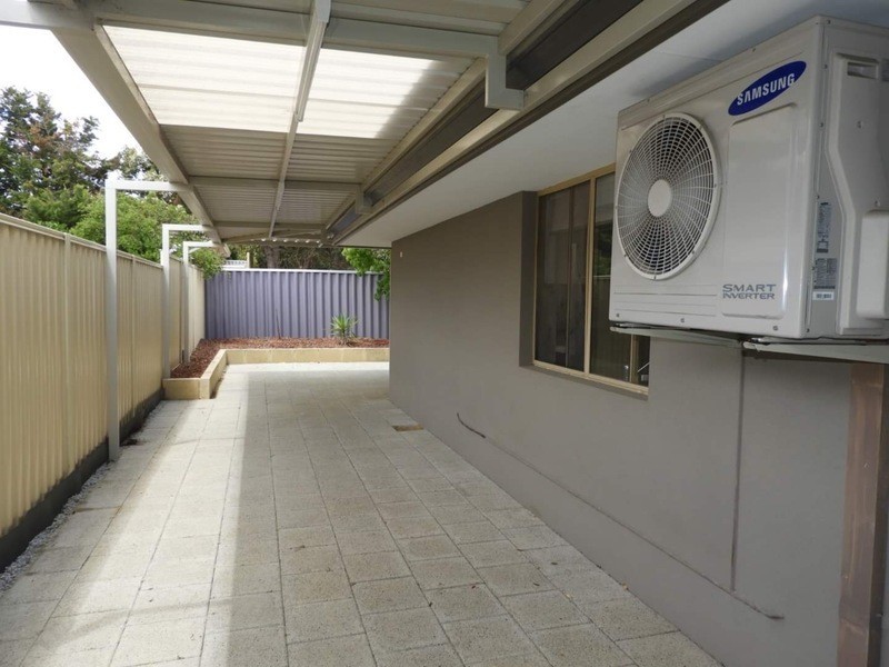 B/17 Flanders Place, Alexander Heights WA 6064