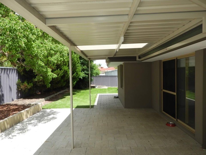 B/17 Flanders Place, Alexander Heights WA 6064