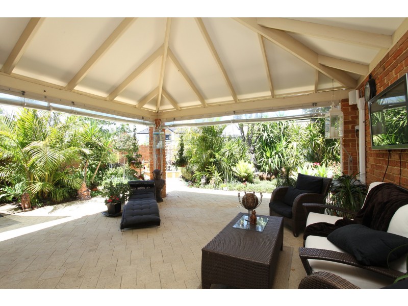 13 Heliconia Turn, Stirling WA 6021