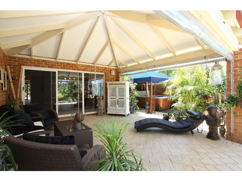 13 Heliconia Turn, Stirling WA 6021