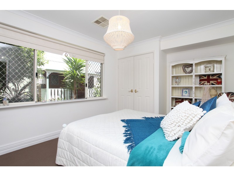 13 Heliconia Turn, Stirling WA 6021