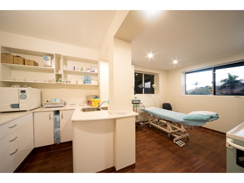 8 Oceanview Avenue, Airlie Beach QLD 4802