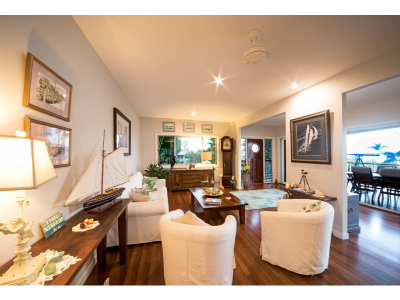 8 Oceanview Avenue, Airlie Beach QLD 4802