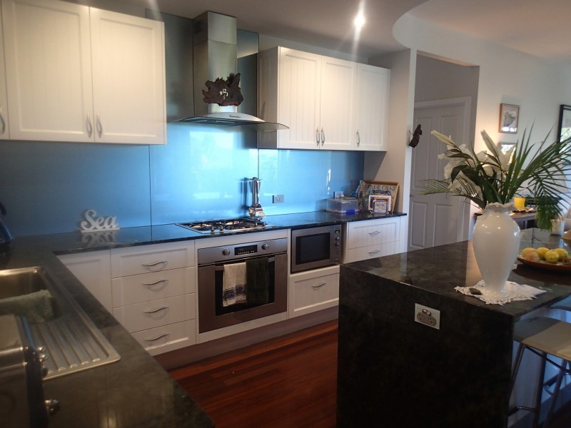 8 Oceanview Avenue, Airlie Beach QLD 4802